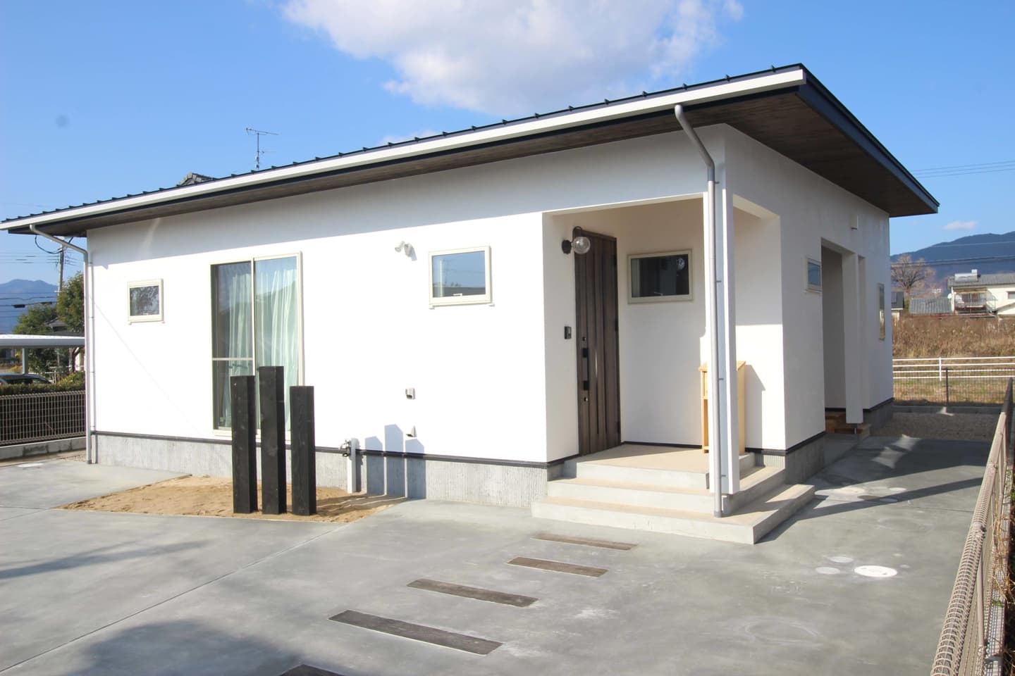 事例_外観・駐車ｽﾍﾟｰｽ