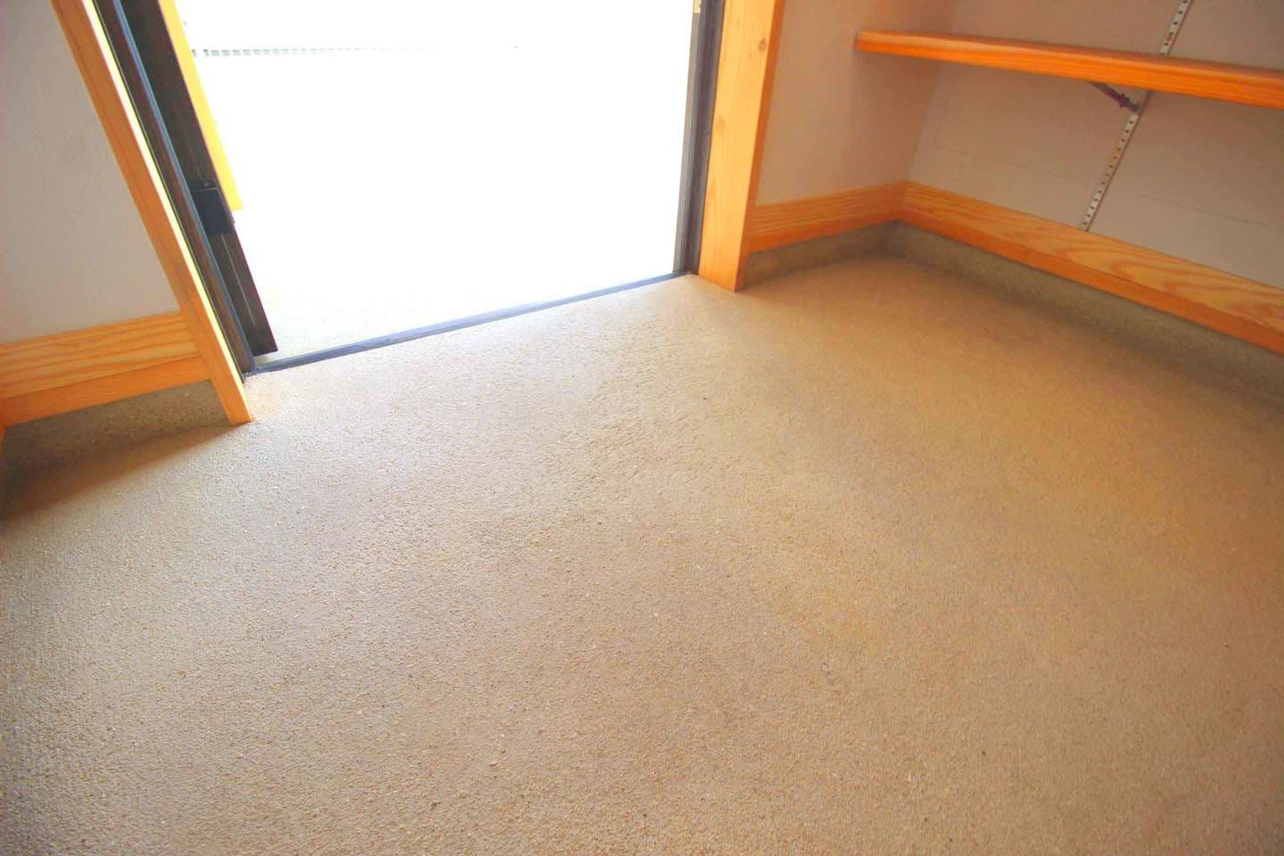 事例_玄関土間漆喰