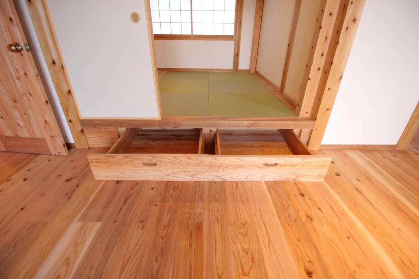 事例_畳スペース下は収納