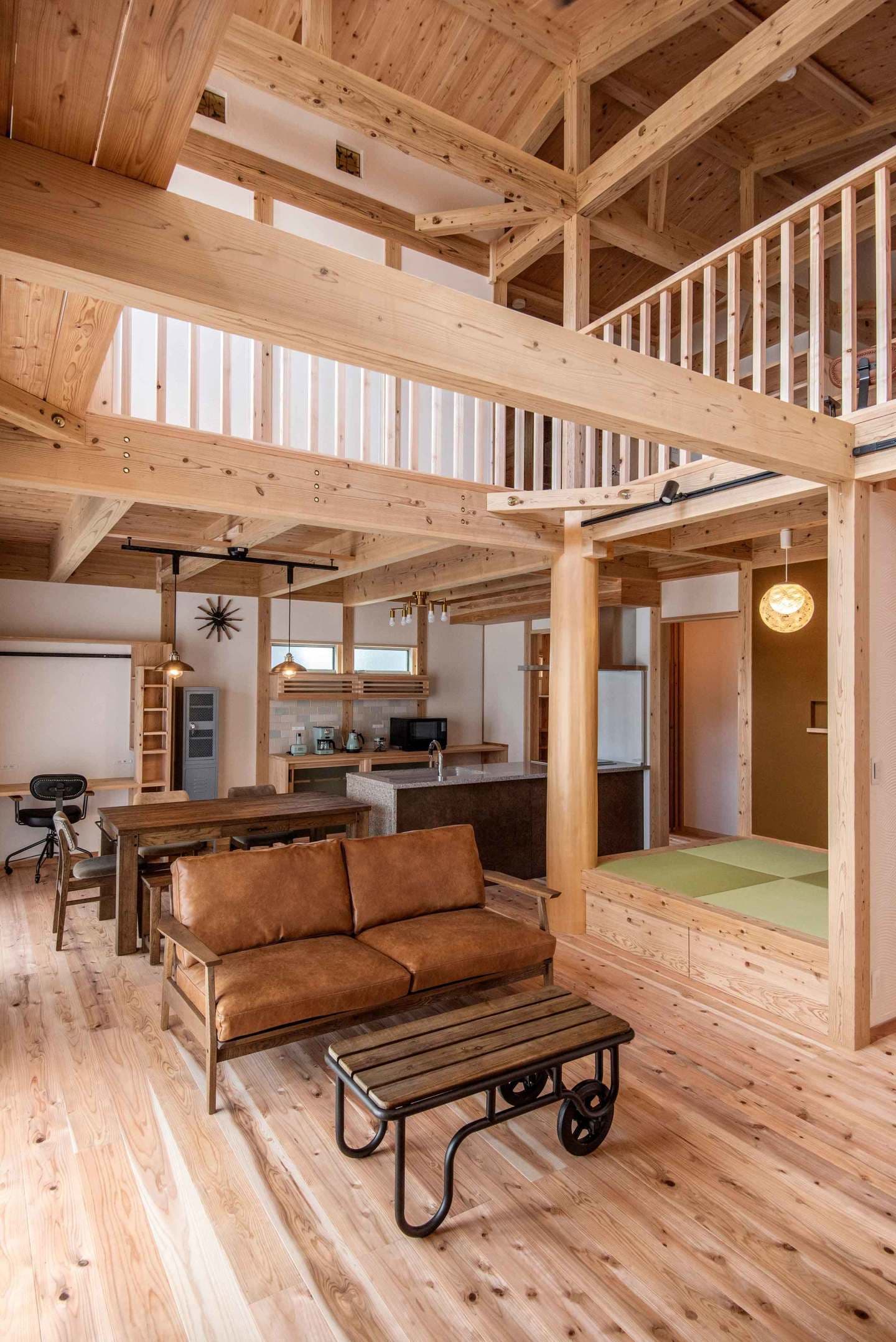 事例_りびんぐと親父柱